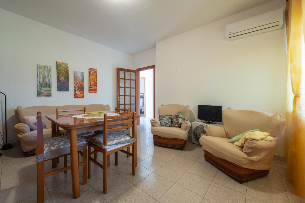 Casa Vacanze San Giovanni San Giovanni Suèrgiu Exteriér fotografie
